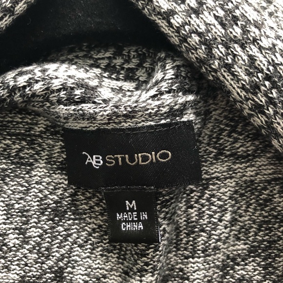 AB Studio Cardigan Women’s Size M Black and Gray Button Tab Detail at Waist - Picture 4 of 5